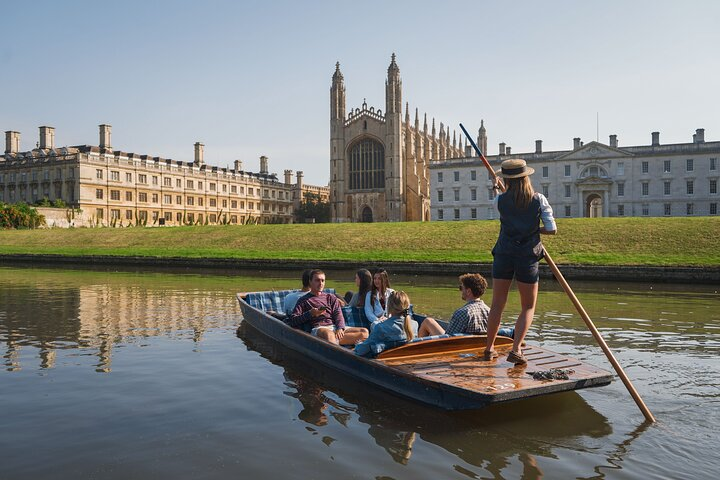 Cambridge University Colleges Guided Punting Tour  - Photo 1 of 14